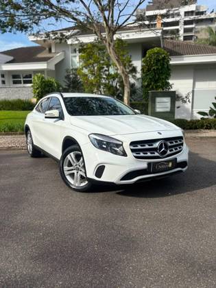 MERCEDES-BENZ GLA 200 1.6 CGI FLEX STYLE 7G-DCT MERCEDES-BENZ GLA 200 1.6 CGI FLEX STYLE 7G-DCT